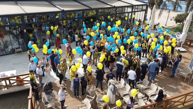 Hatay'da Kanseri Yenen Fenerbahçeli çocuk Için Gökyüzüne Balonlar Bırakıldı