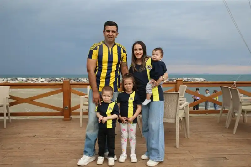 Hatay'da Kanseri Yenen Fenerbahçeli çocuk Için Gökyüzüne Balonlar Bırakıldı