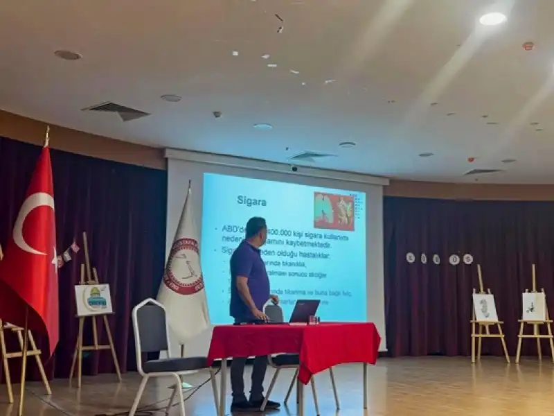 Reyhanlı Sosyal Bilimler MYO’da Bağımlılıkla Mücadele Konferansı Düzenlendi