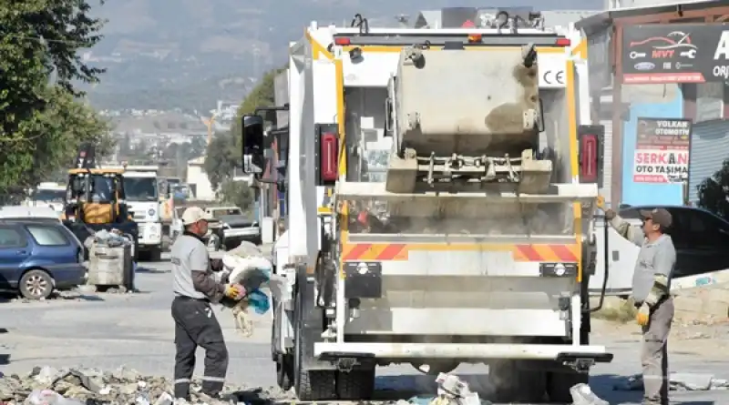 Temizlik Işleri Müdürlüğü Ekipleri, Hafta Sonu Sahadaydı