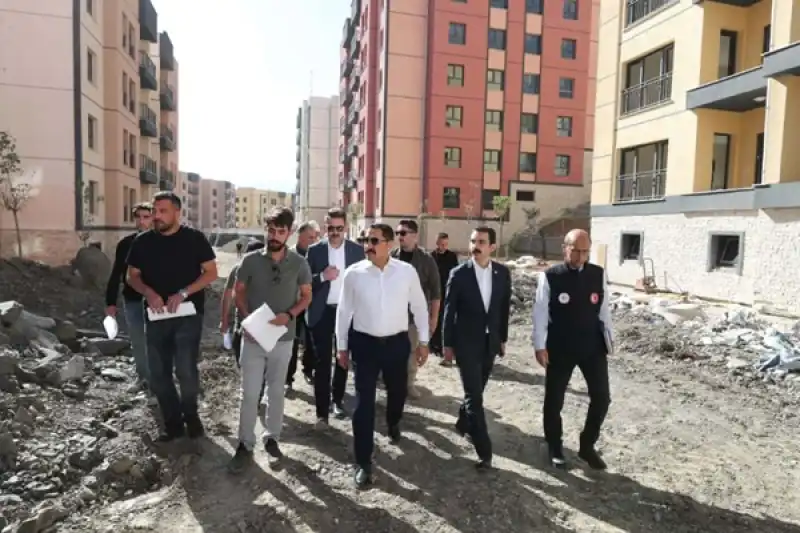 Hatay Belen'de Afet Konutları Ve Ticaret Merkezinin Yapımı Sürüyor