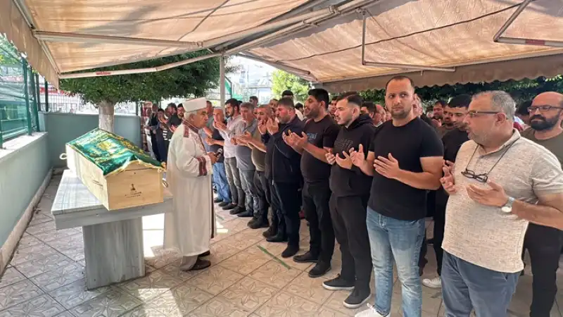 Hatay'da ölü Bulunan Iki Arkadaşın Cenazeleri Defnedildi