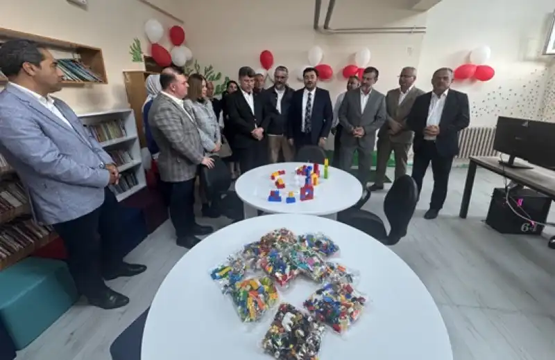 Hatay'da Hayırseverlerin Desteğiyle Yaptırılan Kütüphane Açıldı