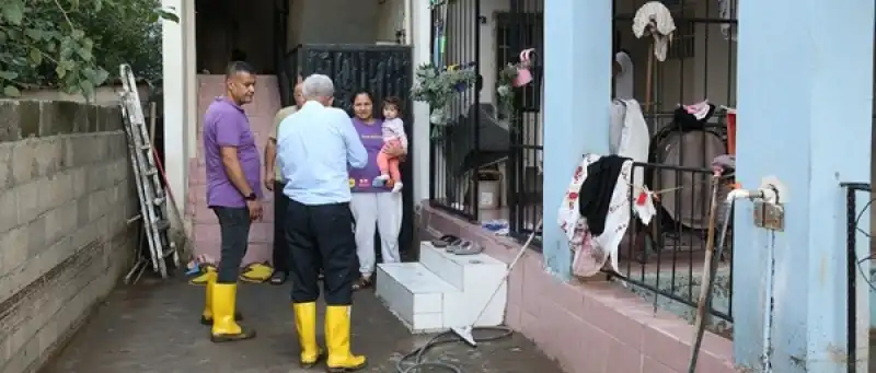 Hatay'da Sağanaktan Olumsuz Etkilenen Mahallelerde Hasar Tespit çalışması Yapılıyor