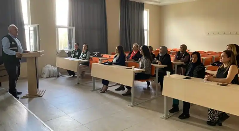 Hatay'da Kadın Muhtarlara Bağımlılıkla Mücadele Eğitimi Verdi