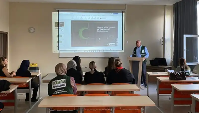 Hatay'da Kadın Muhtarlara Bağımlılıkla Mücadele Eğitimi Verdi