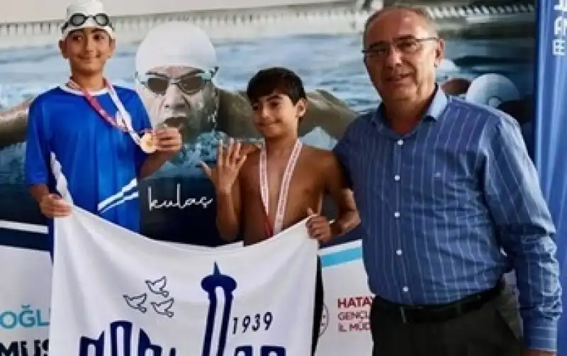 Kamil Köseoğlu Yüzme Yarışmasında Antakya Belediyesi, Hatay Şampiyonu Oldu
