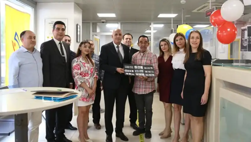 Hatay'da PTT'nin Kuruluş Yılına özel 185. Müşteriye Hediye Verildi