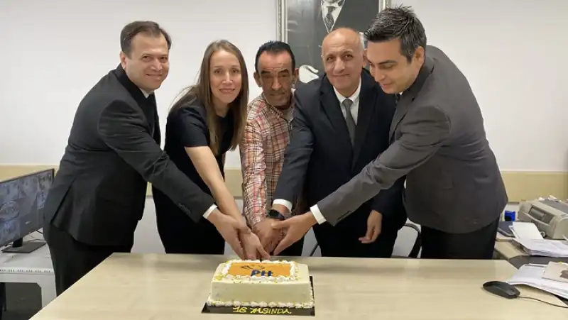 Hatay'da PTT'nin Kuruluş Yılına özel 185. Müşteriye Hediye Verildi