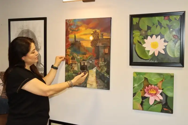 Bir Tutkunun Izinde: Resimle Büyüyen Bir Hayat Hikâyesi