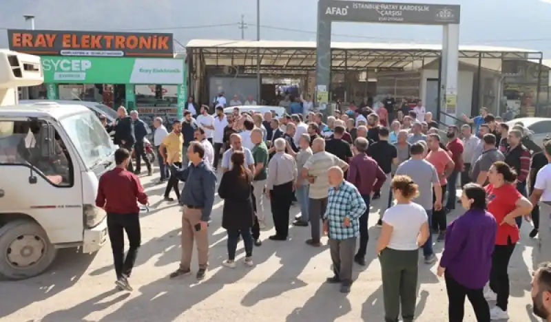 Esnaf İsyan Etti! Yolu Trafiğe Kapattı!