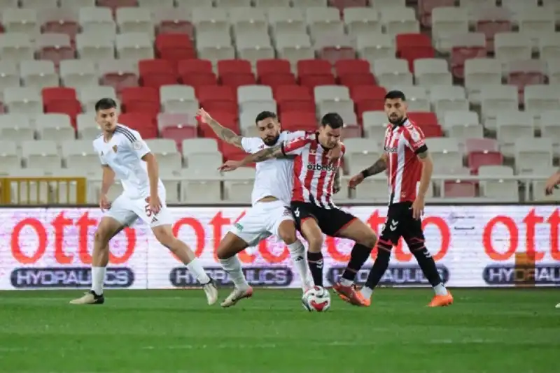Hatayspor Sivas’ta Galibiyeti Uzatmada Kaçırdı 1-1