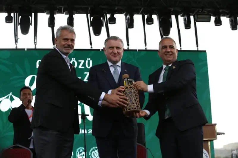 Gençlik Ve Spor Bakanı Osman Aşkın Bak, Hatay'da Zeytin Festivaline Katıldı