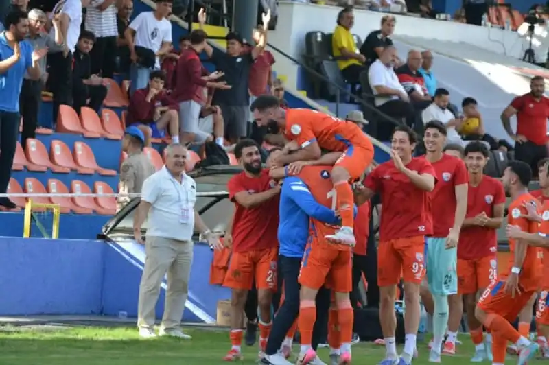 İskenderunspor Kazandıkça Coşuyor, Coşturuyor 2-0