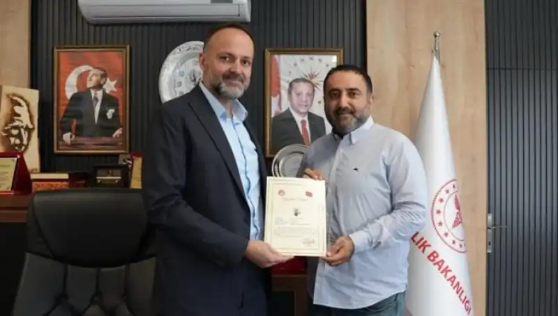 Başhekim Dr. Kavvasoğlu’na Teşekkür Belgesi