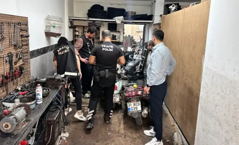 İskenderun Ilçesinde Motosiklet Tamirhaneleri Denetlendi 