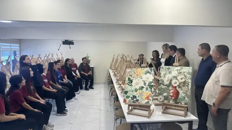 İzmir Depreminde Hayatını Kaybeden Dila Yüksel Anısına Hatay'da Sanat Atölyesi Açıldı