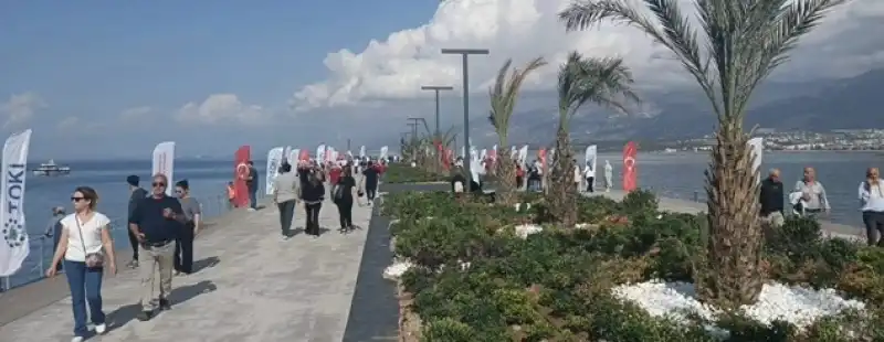 İskenderun Sahil Yolu Cıvıl Cıvıl