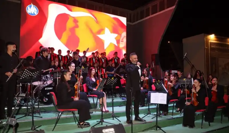 Selim Nevzat Şahin Anadolu Lisesi’nden Muhteşem “Cumhuriyet Konseri”