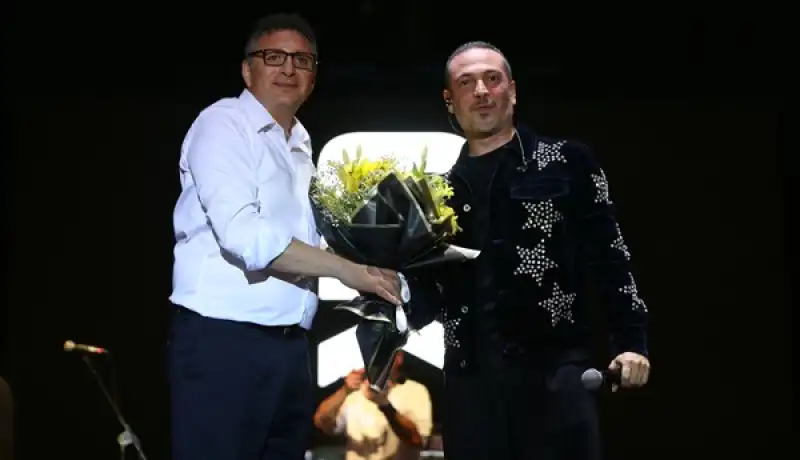 Hatay'da Anadolu Ateşi Dans Topluluğu Ve şarkıcı Oğuzhan Koç Sahne Aldı