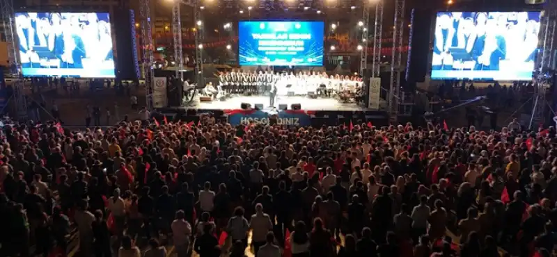 Medeniyetler Korosu’nun Cumhuriyet Konseri Mest Etti