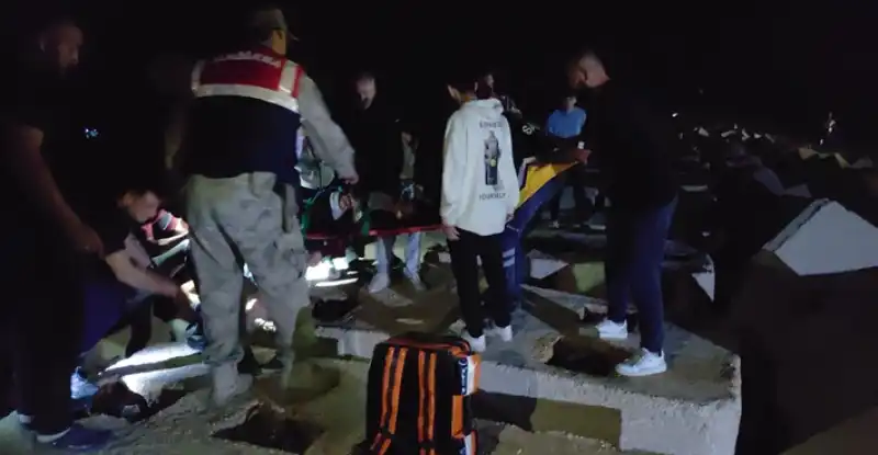 Hatay'da Denize Düşen Genç Kız Boğulma Tehlikesi Geçirdi