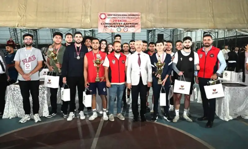 410 Sporcu 3 Branşta Yarıştı