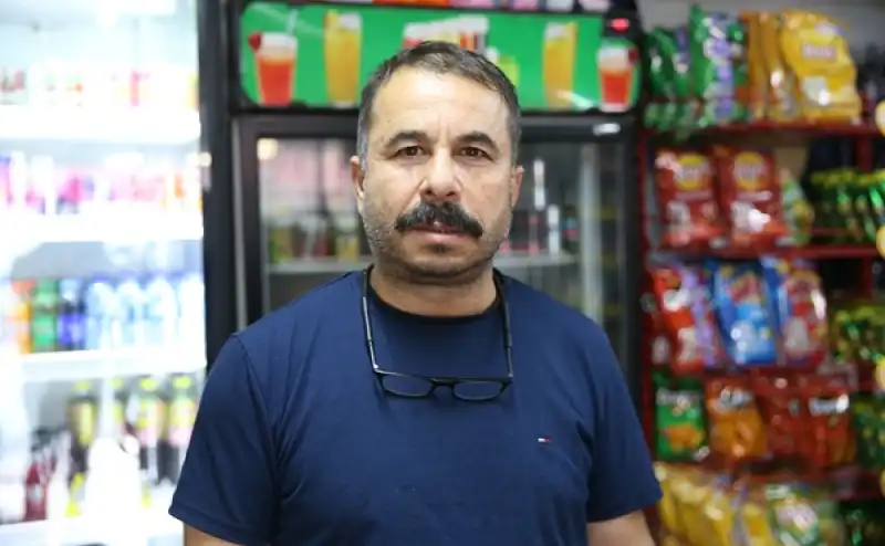 Hatay'da Bir Hayırsever Mahallelinin Markete Borcunu ödedi