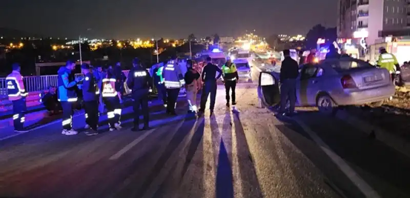 Hatay'da Otomobil Ile Minibüsün çarpıştığı Kazada 11 Kişi Yaralandı