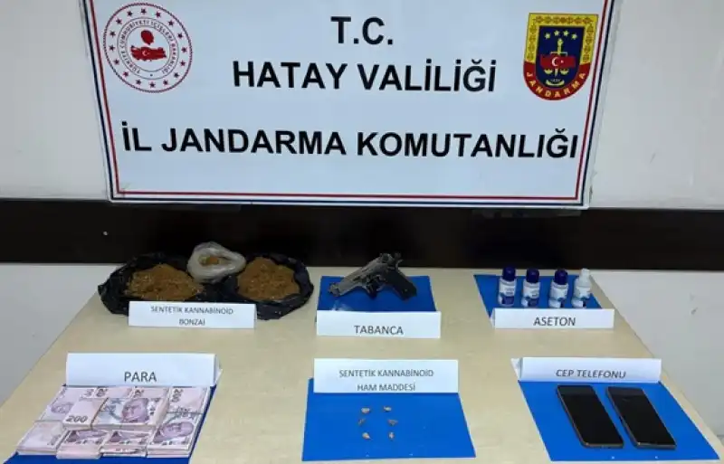 Hatay'da Kümese 2 Kilo 600 Gram Uyuşturucu Gizleyen Zanlı Tutuklandı 