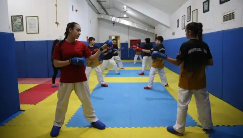 Milli Karateci Semra, Babası Ve Dedesinin Hayallerini Gerçekleştirmeye Odaklandı