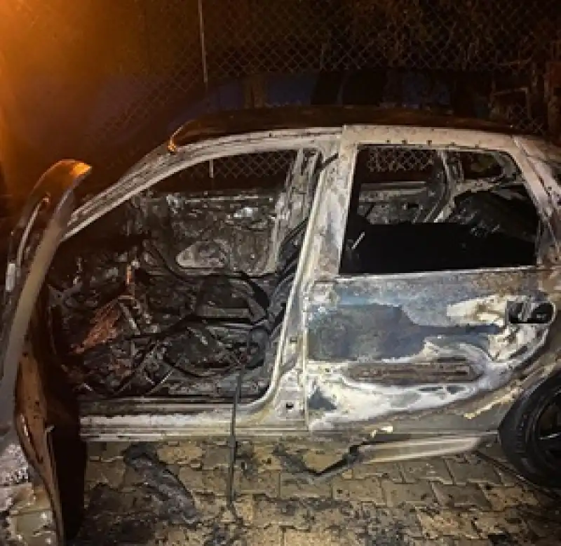 Hatay'da Park Halindeki Otomobil Yandı