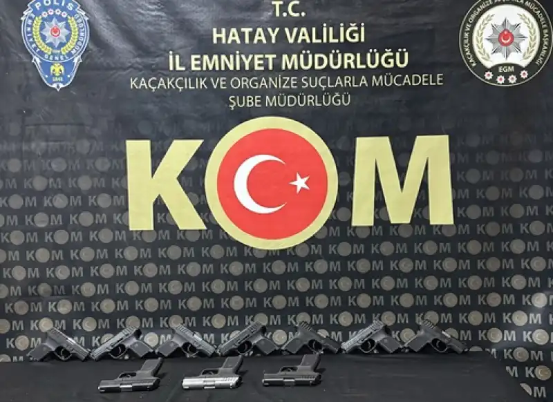 Aracın Koltuğuna Gizlenmiş Bir Çuval Silah Bulundu!