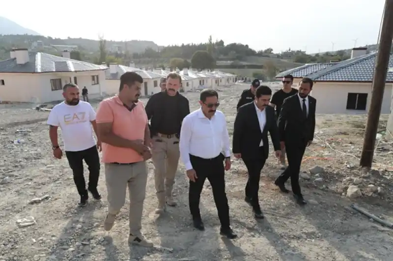 Hatay Yayladağı'nda Kırsal Deprem Konutlarının Yapımı Sürüyor