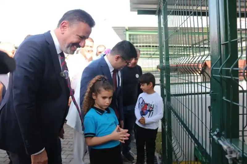 Hatay'da Sokak Hayvanları Bakım Ve Rehabilitasyon Merkezi Hizmete Açıldı