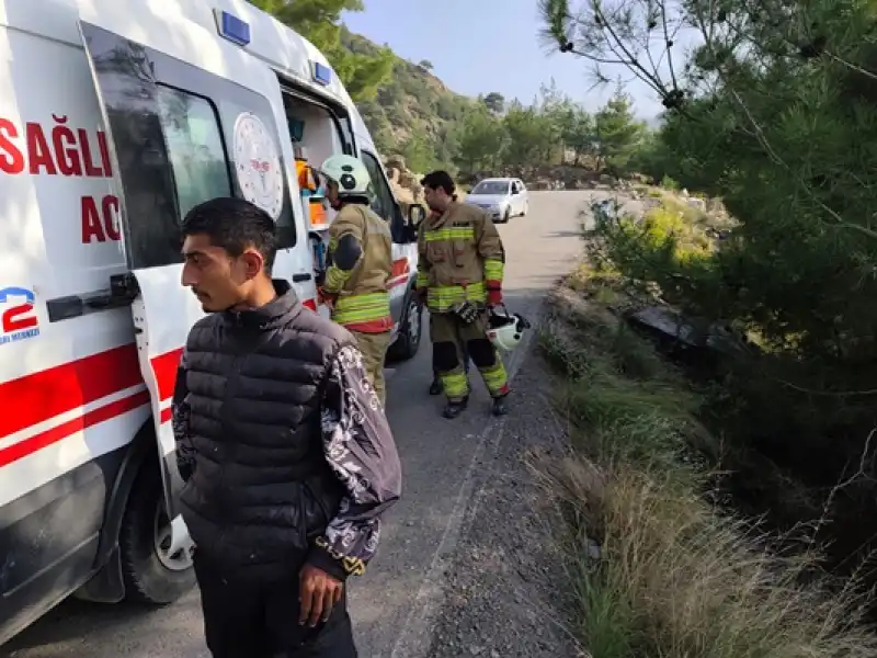 Hatay'da Uçuruma Yuvarlanan Motosikletteki 2 Kişi Yaralandı