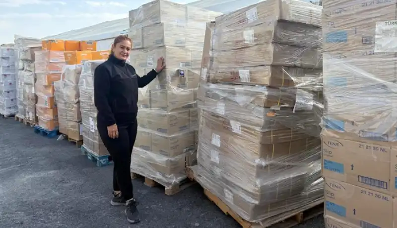 Depremzedelerin Ablasına Yardımlar Hız Kesmiyor