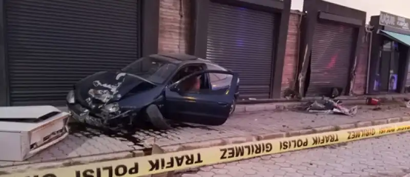 Hatay'da Otomobilin çarptığı Yaya Hayatını Kaybetti, Sürücü Yaralandı