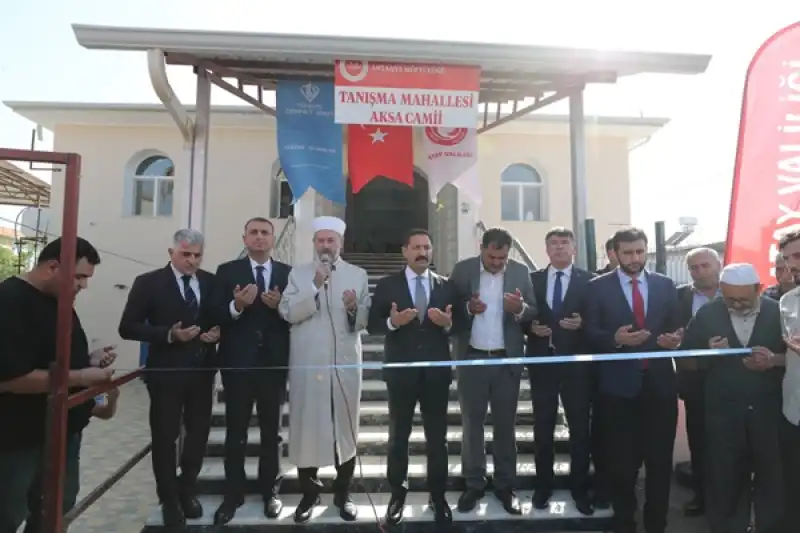 Hatay'da Inşası Tamamlanan Cami Ibadete Açıldı