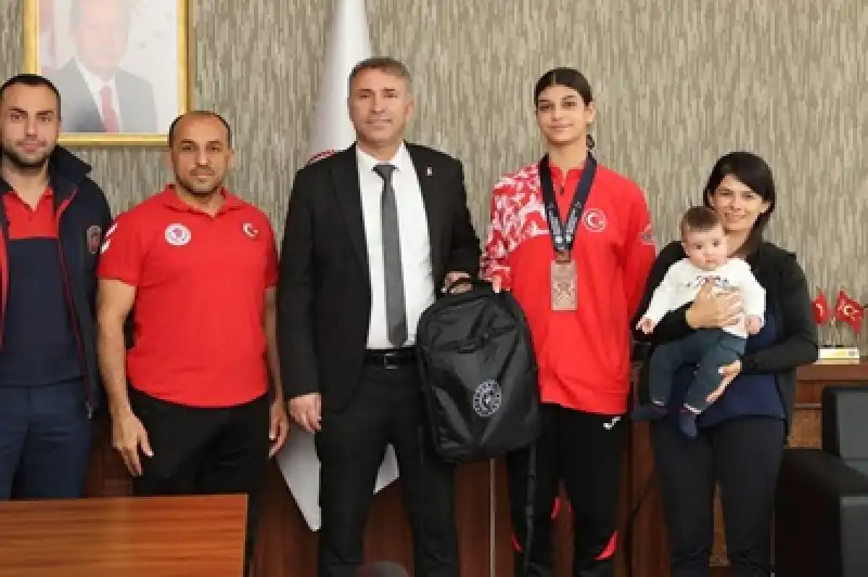 Avrupa Üçüncüsü İvana Kılıcı’ndan İl Müdürü Ali Osman Bebek’e Anlamlı Ziyaret