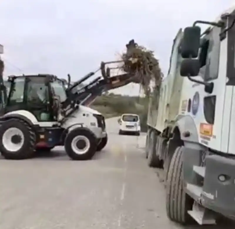 Açıkdere Mahallesi’nde Kapsamlı Temizlik çalışmaları