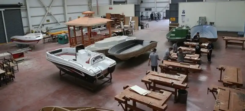 Hatay'da Bot Ve Fiber Tekne Tasarlayan Liseliler Bosphorus Boat Show'a Hazırlanıyor