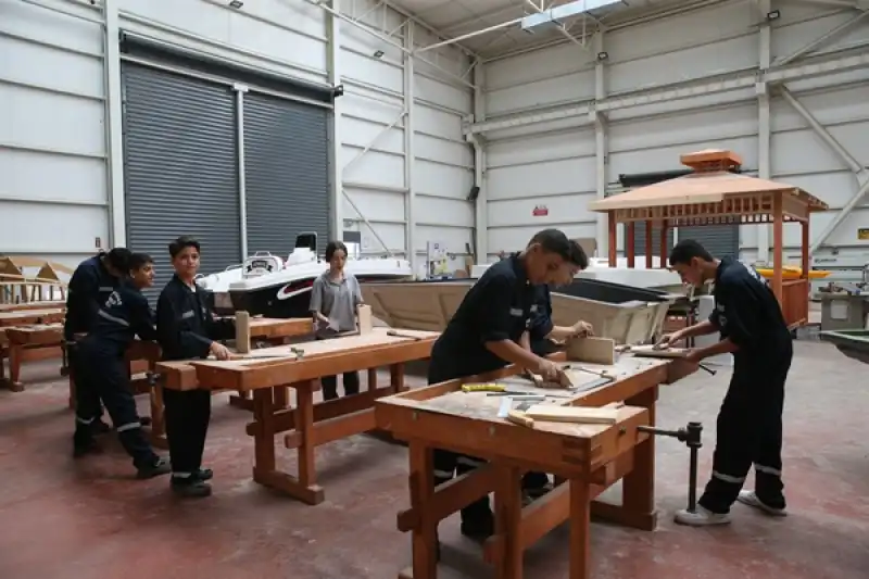 Hatay'da Bot Ve Fiber Tekne Tasarlayan Liseliler Bosphorus Boat Show'a Hazırlanıyor