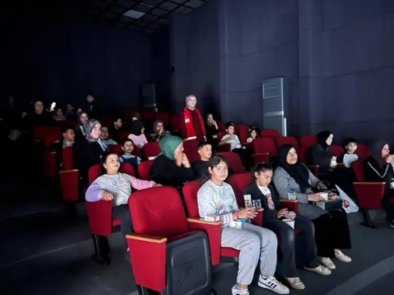 Hassalı Çocuklara Gezi Ve Sinema Etkinliği