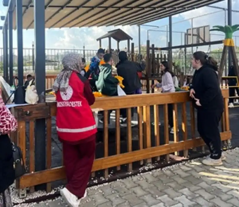 Hassalı Çocuklara Gezi Ve Sinema Etkinliği