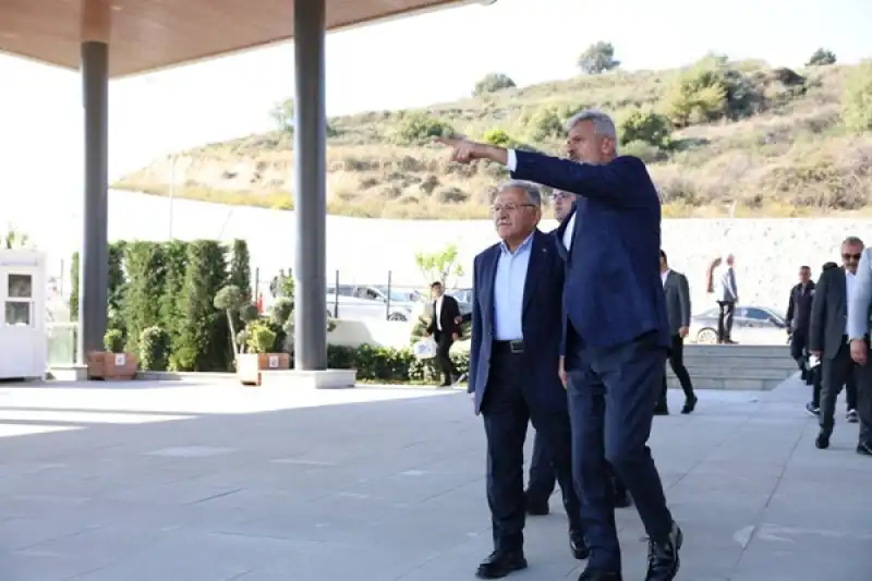 Başkan Memduh Büyükkılıçtan Başkan Öntürk’e Ziyaret