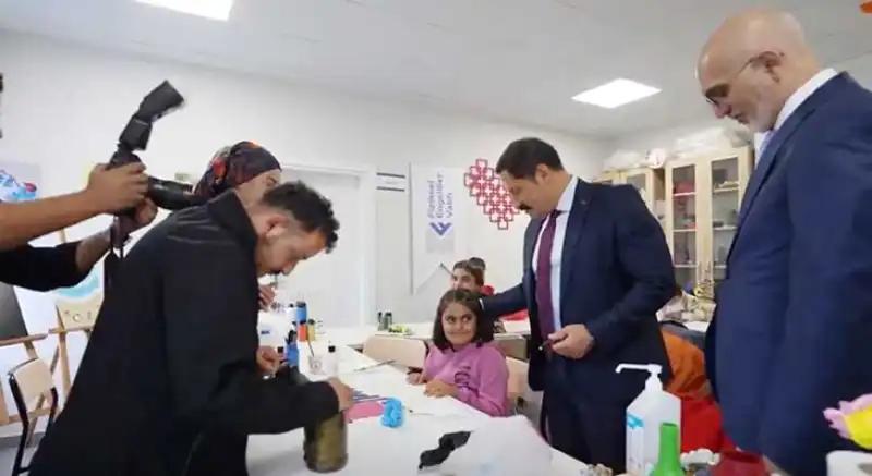 Hatay Valisi Tüm Engelleri Ortadan Kaldırıyor!