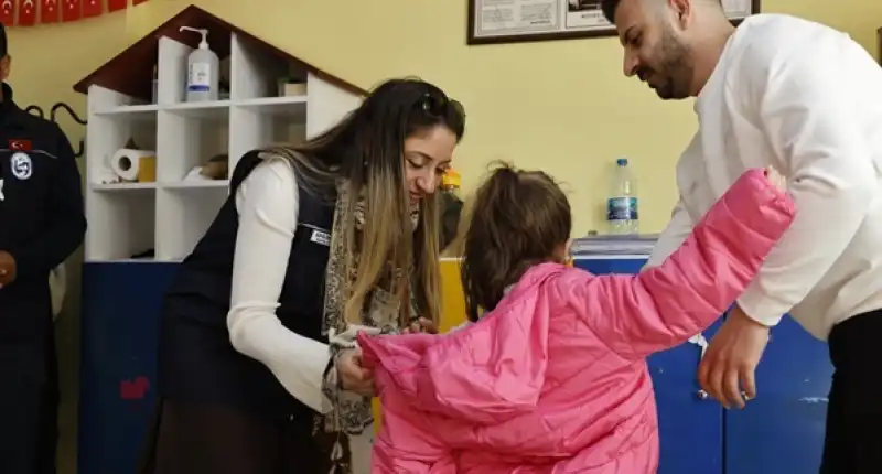 HBB’den özel öğrencilere Kıyafet Ve Mont Desteği