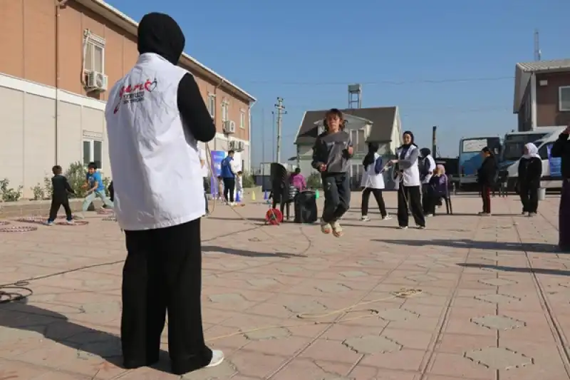 Bolu'dan Hatay'a Giden üniversite öğrencileri çocuklarla Oyun Oynadı 