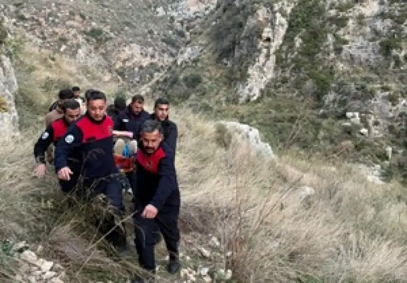 Hatay'da Dağda Mahsur Kalan Kişi Kurtarıldı